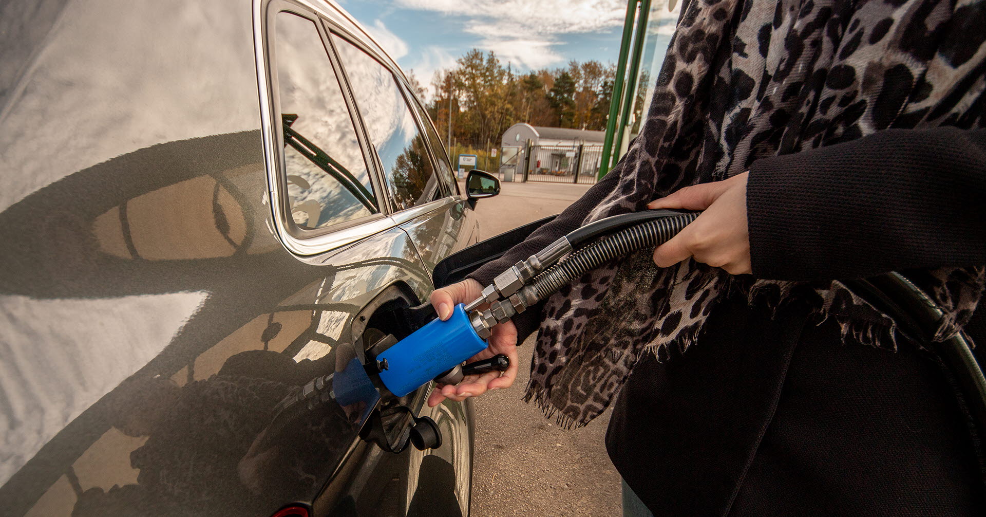 Så här tankar du biogas